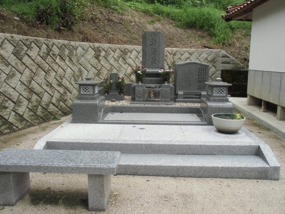 雲南市Ｓ家洋墓建てさせていただきました。